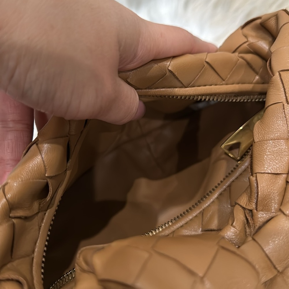❌SOLD❌ Bottega Veneta Mini Jodie Caramel - Picture 4 of 9